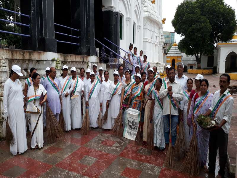 Cleanliness programme was organised in the Jagannath Temple located at Baripada.